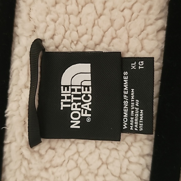 The Northface jacket - Picture 3 of 9